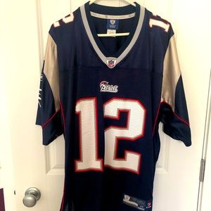 Authentic New England Patriots Tom Brady jersey - size medium adult